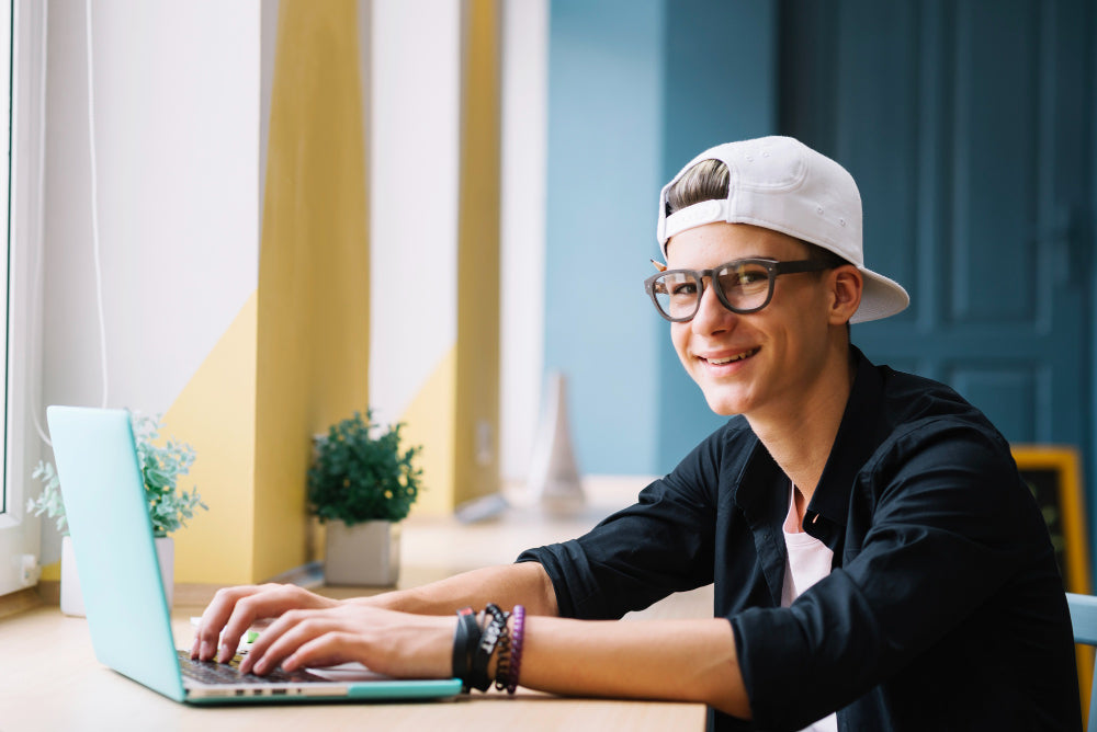 16 idei de afaceri mici pentru adolescenti in 2024